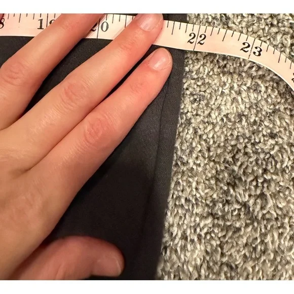 Hollister men’s Empire Strikes Back Black Sweater Crewneck small EUC - Picture 4 of 5